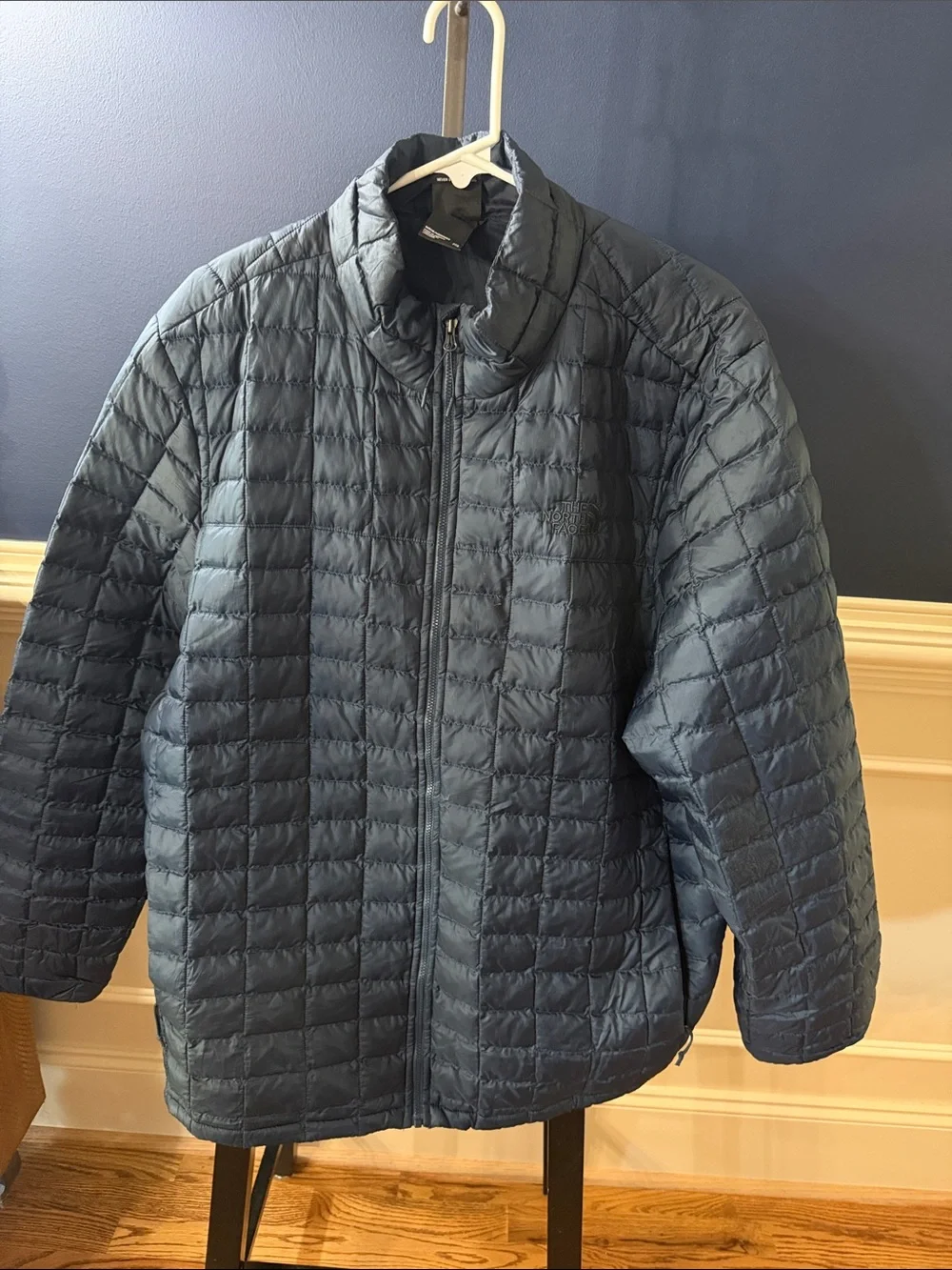 The North Face Men's Quilted Puffer Jacket - Navy Blue